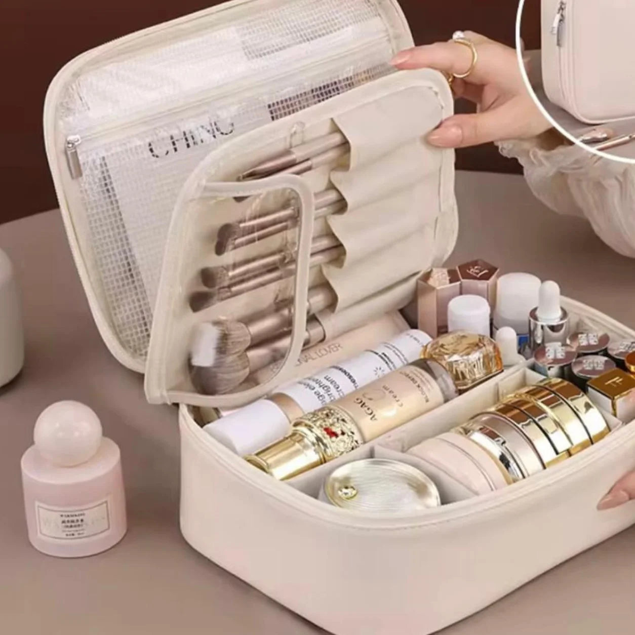 Simple make up/vanity box